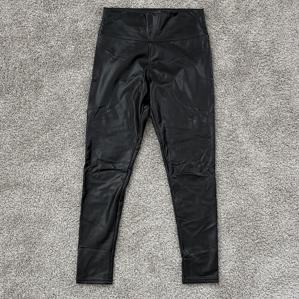 Sleek Black Women's Leggings
